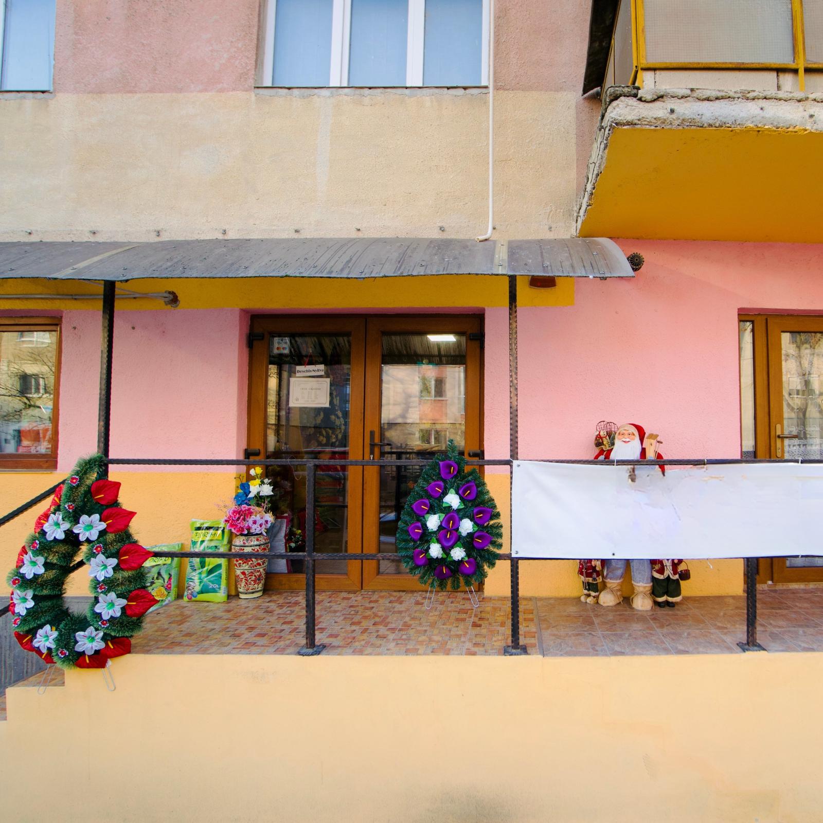 3 Spatii comerciale in Salonta zona Gari.