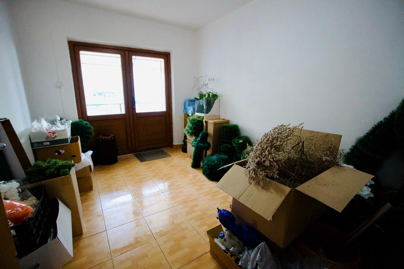 3 Spatii comerciale in Salonta zona Gari.