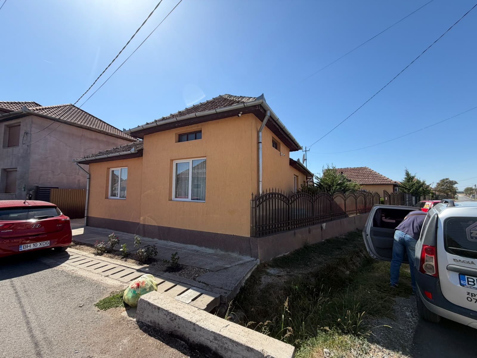 Casa complect mobilata.