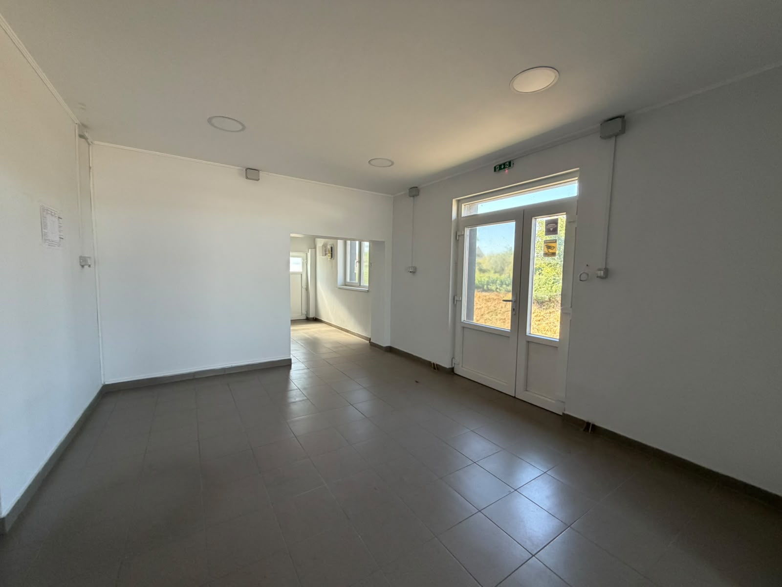 Spatiu comercial la drumul Oradea-Arad